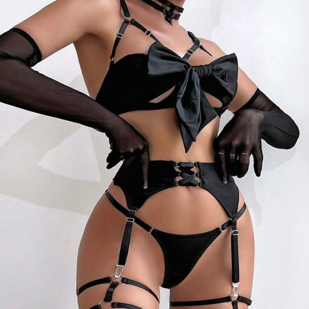 Lencería Negra con Lazo